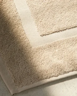 Shop Bassols Alfombra de Baño Lyre Beige